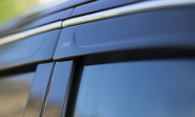 Auto Ventshade (AVS) Side Window Deflector 