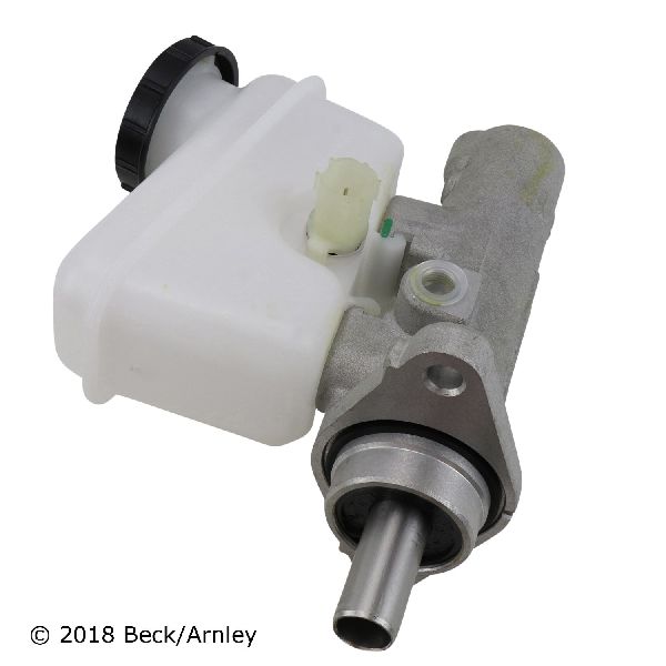 Brake Master Cylinder for 2001-2004 Ford Escape (Beck Arnley 072-9483)