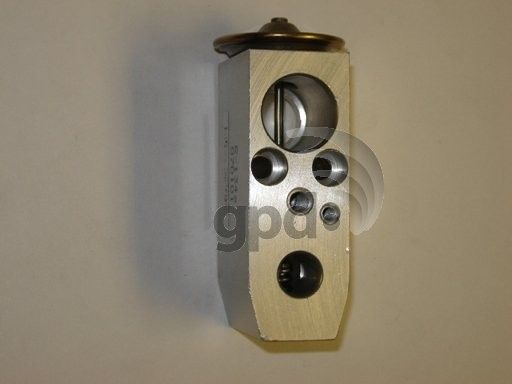 A/C Expansion Valve for 2000-2002 Nissan Maxima (Global Parts 3411350)