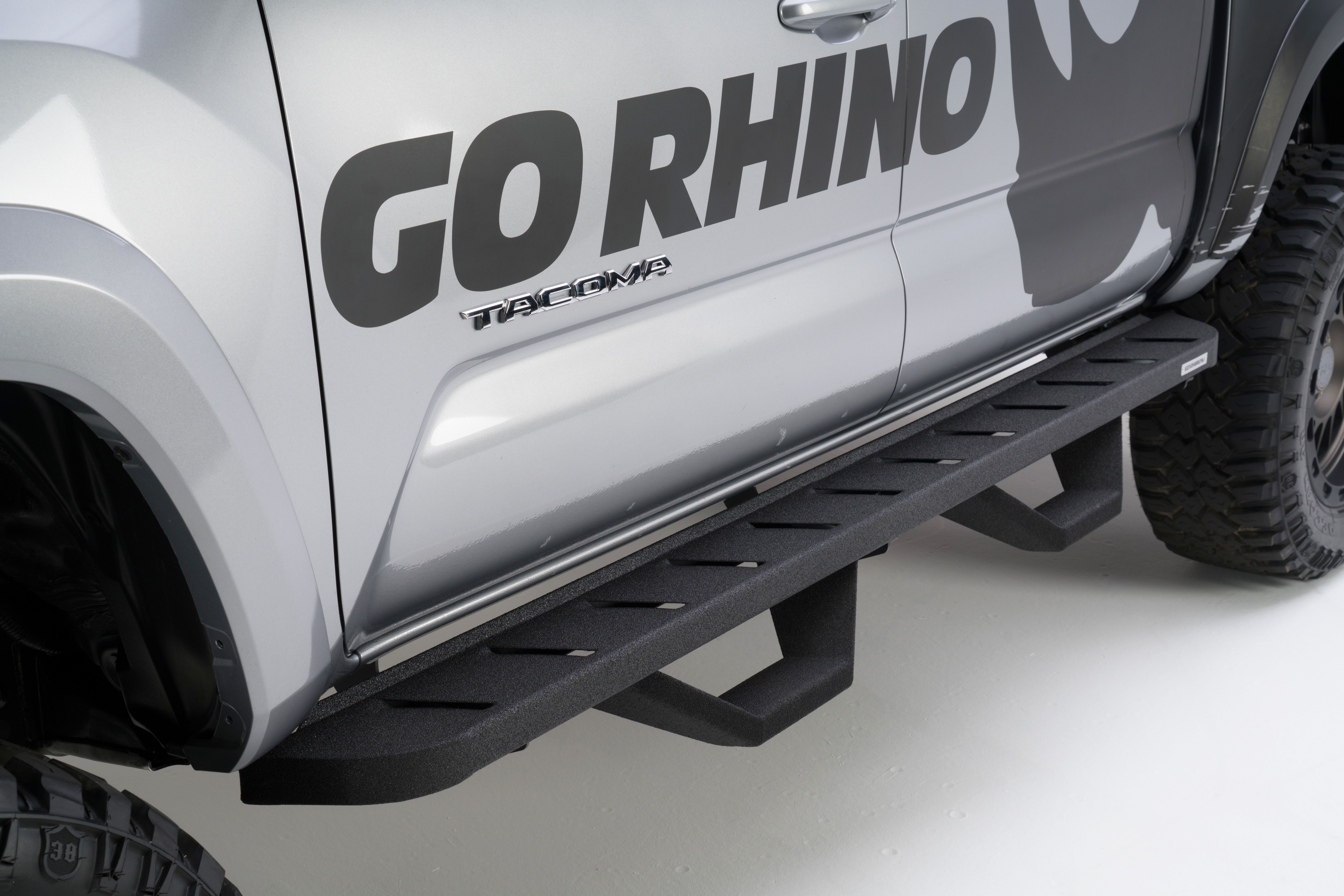 2018, 2017, 2016, 2015 Ram 1500 Running Board Set
