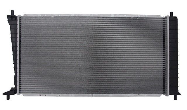 2002, 2001, 2000, 1999 Lincoln Navigator Radiator