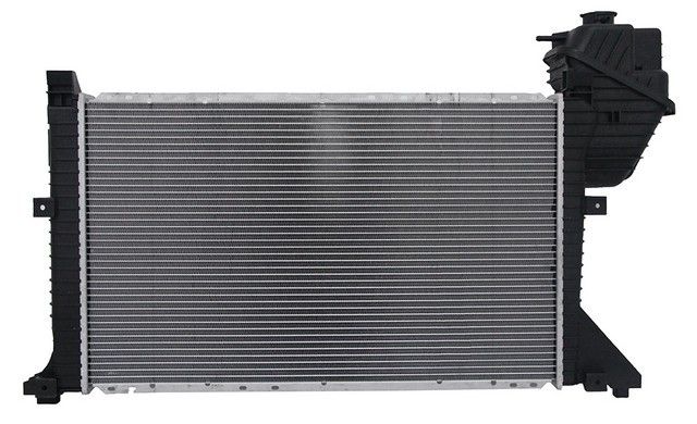 2006, 2005, 2004, 2003, 2002 Freightliner Sprinter 2500 2500 Radiator
