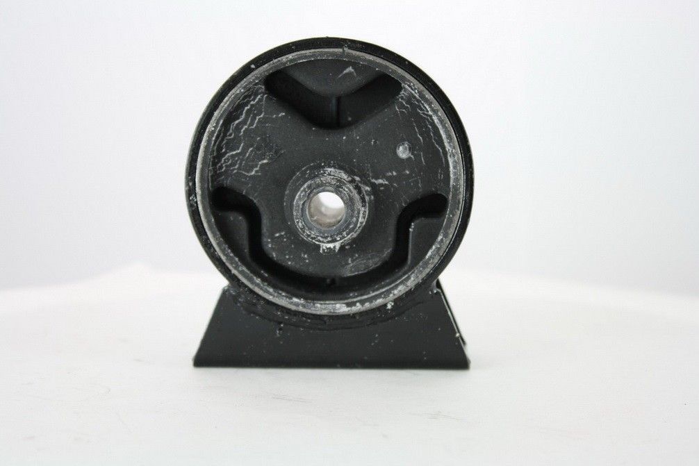 2001, 2000, 1999, 1998, 1997, 1996, 1995, 1994, 1993, 1992, 1991, 1990, 1989 Suzuki Swift Engine Mount