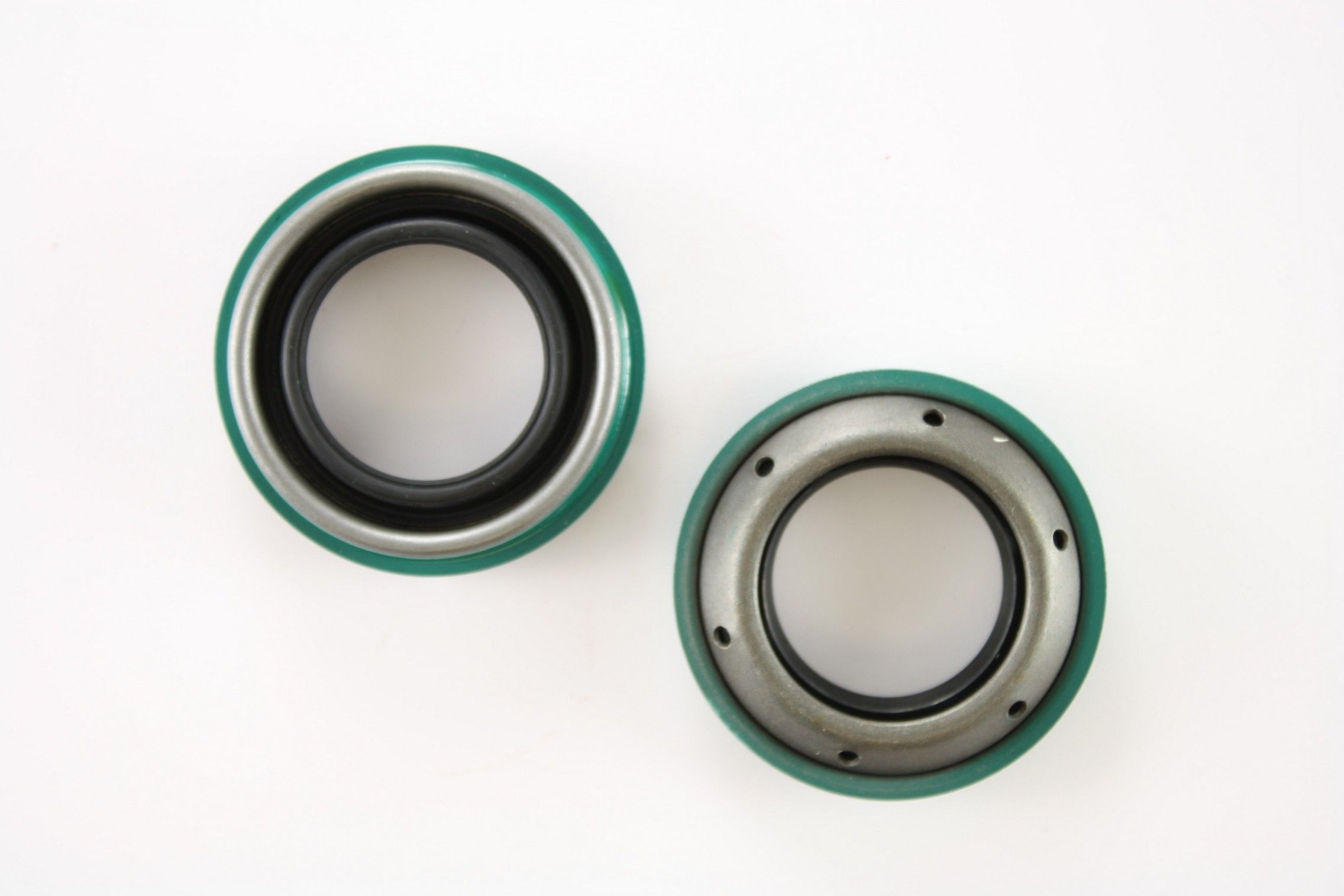 2002, 2001, 2000, 1999, 1998, 1997, 1996, 1995, 1994, 1993, 1992 Saturn SL Axle Differential Seal