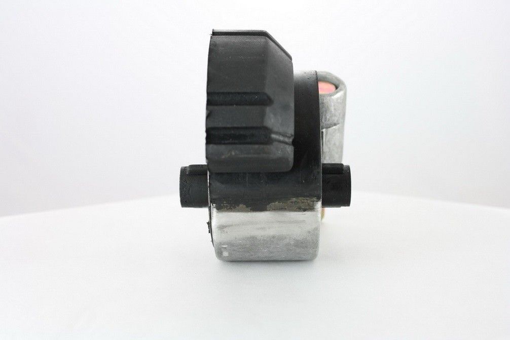 1992, 1991, 1990, 1989 Geo Prizm Engine Mount