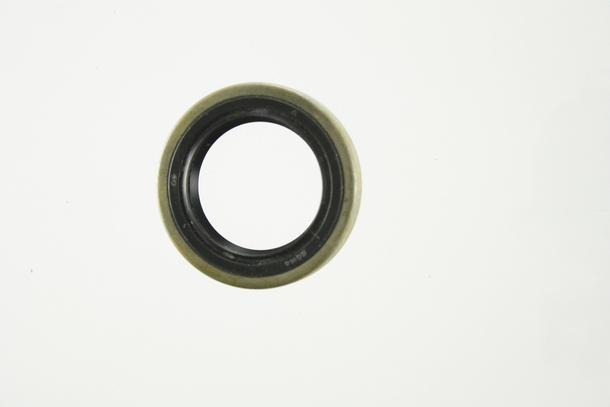1995, 1994, 1993, 1992 Geo Tracker Automatic Transmission Extension Housing Seal
