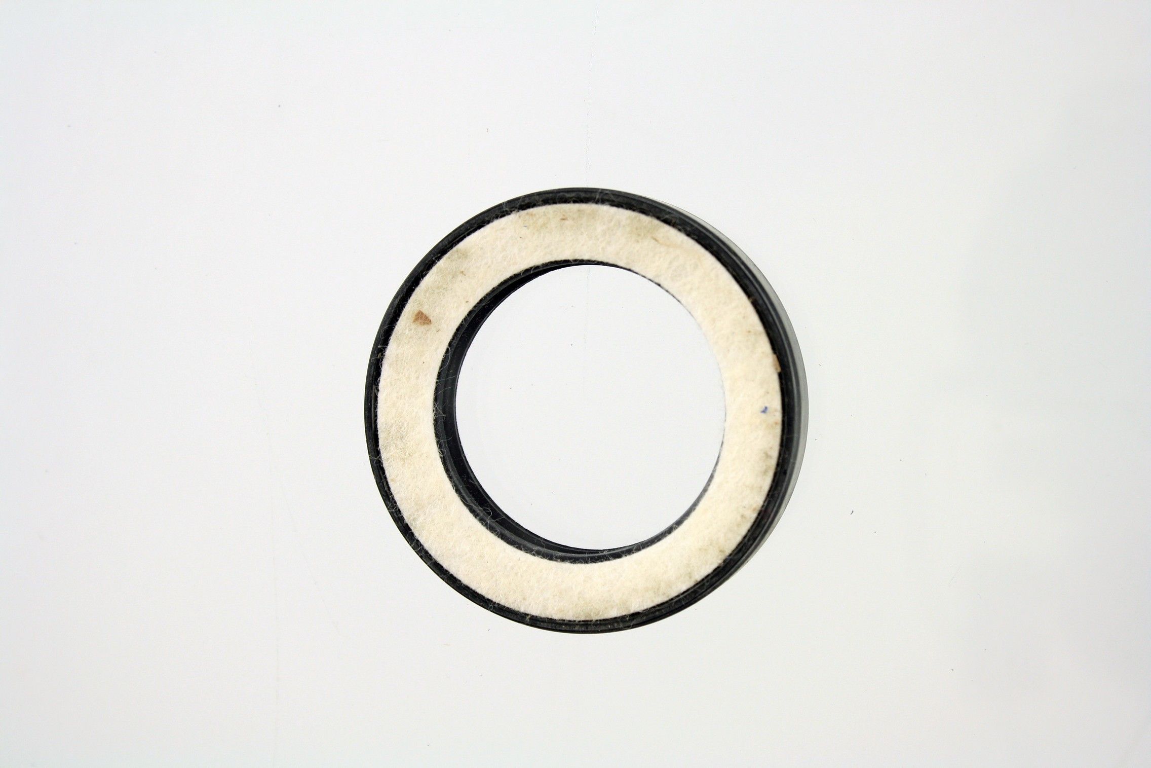 1992, 1991, 1990, 1989, 1988, 1987 Jeep Comanche Transfer Case Adapter Seal