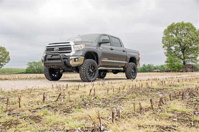 Rough Country Suspension Lift Kit 