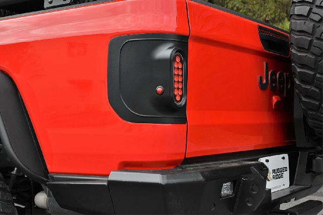 Rugged Ridge Tail Light Set 
