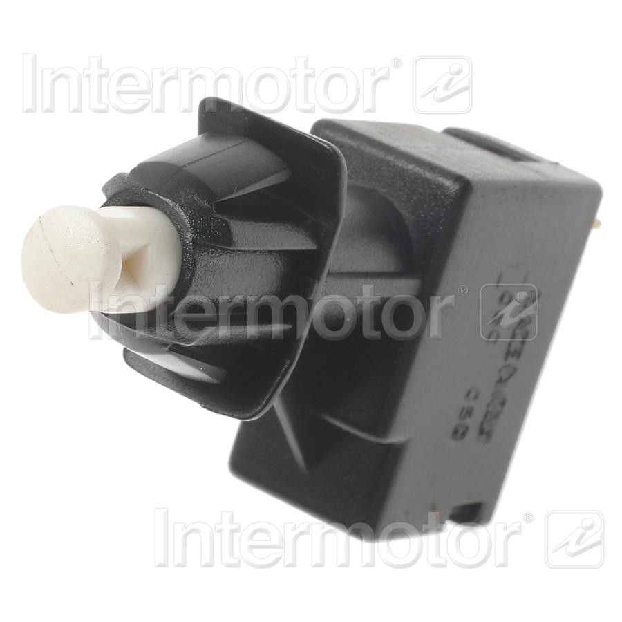 1998, 1997, 1996, 1995, 1994, 1993, 1992, 1991, 1990, 1989, 1988, 1987, 1986 Saab 9000 Brake Light Switch