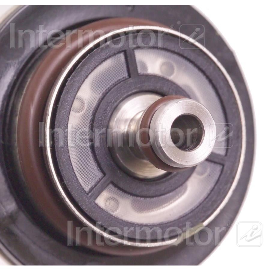 2003, 2002, 2001, 2000, 1999, 1998 Isuzu Rodeo Fuel Injection Pressure Regulator