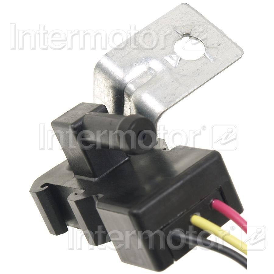 2005, 2004, 2003, 2002, 2001, 2000, 1999 Volvo S80 Fuel Tank Pressure Sensor