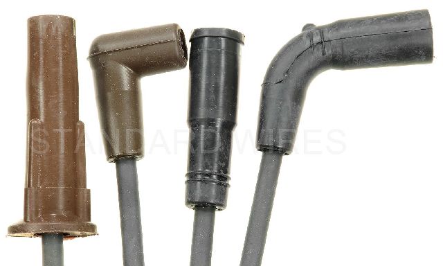 Spark Plug Wire Set for 1996-2001 Chevrolet P30 (Standard Wires 7673)