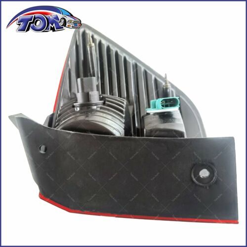 Tom Auto Parts Tail Light 