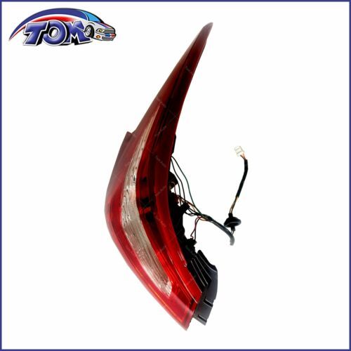 Tom Auto Parts Tail Light 