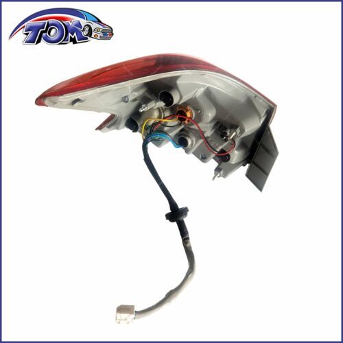 Tom Auto Parts Tail Light 