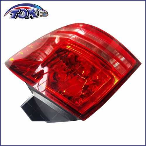 Tom Auto Parts Tail Light 