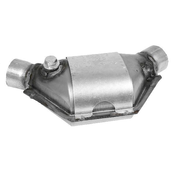 Catalytic Converter - Front for 2000-2003 Subaru Outback (Walker Exhaust 82525)