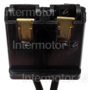 A/C Compressor Throttle Cut-Off Relay Connector